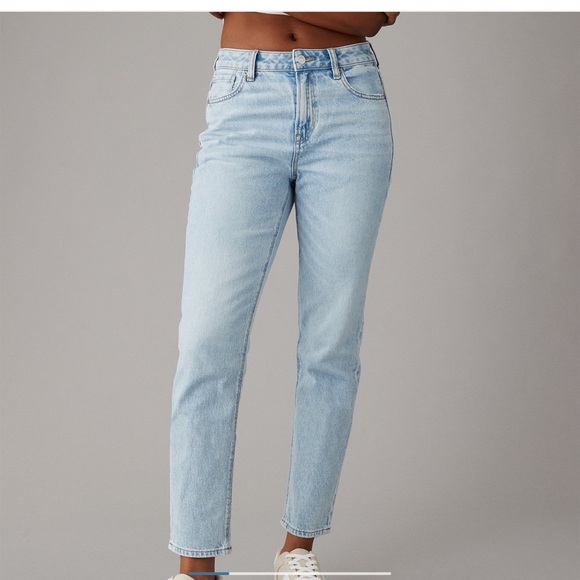 AE Medium Wash Strigid Mom Jeans - Picture 1 of 4